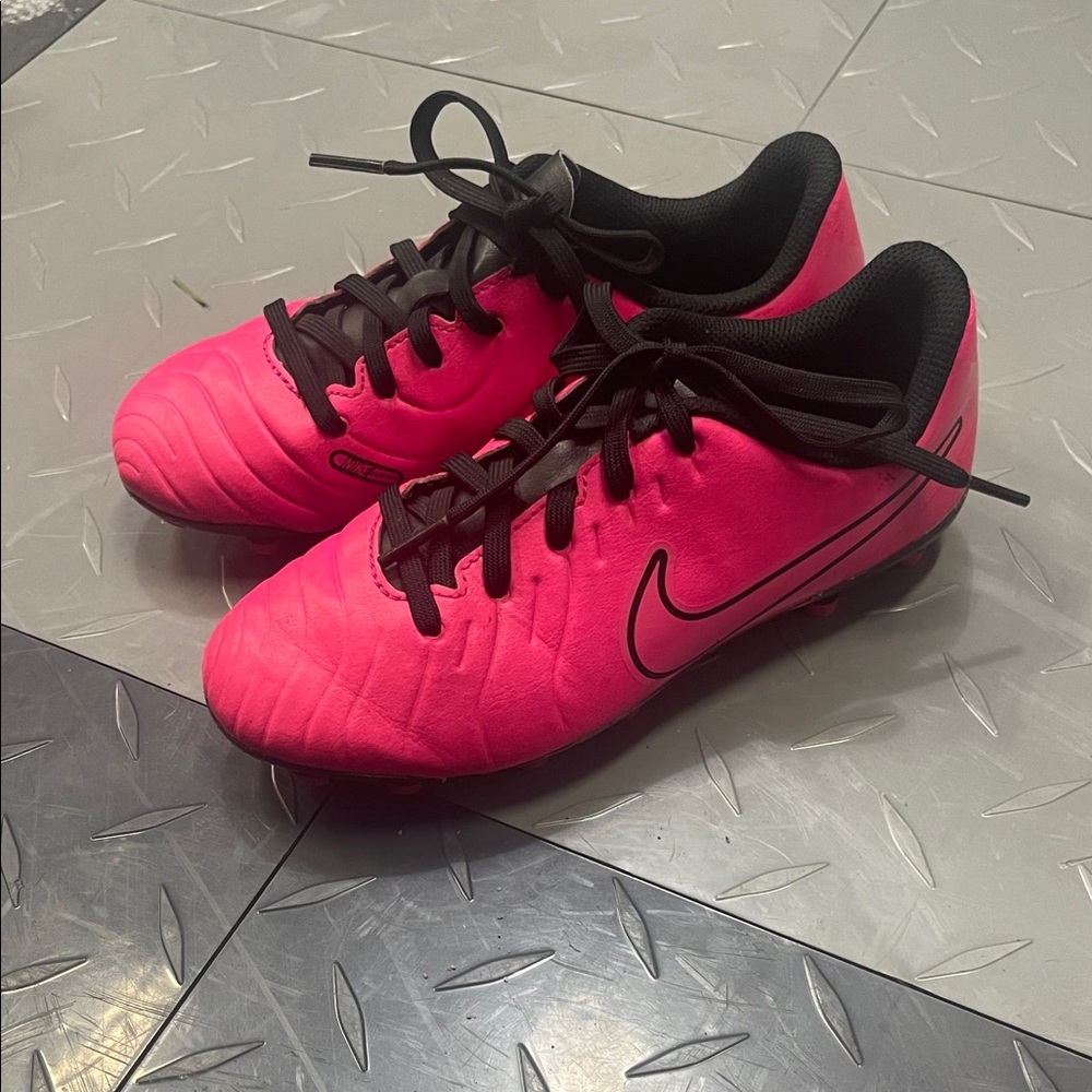 Nike Kids Pink and Black soccer cleats